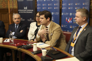 12_Daniel_Vencu_Velasquez_Castro_LF5A5786300.jpg