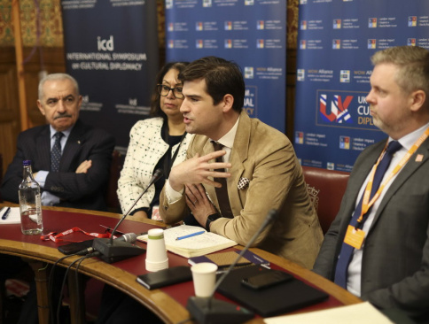 12_Daniel_Vencu_Velasquez_Castro_LF5A5786300.jpg